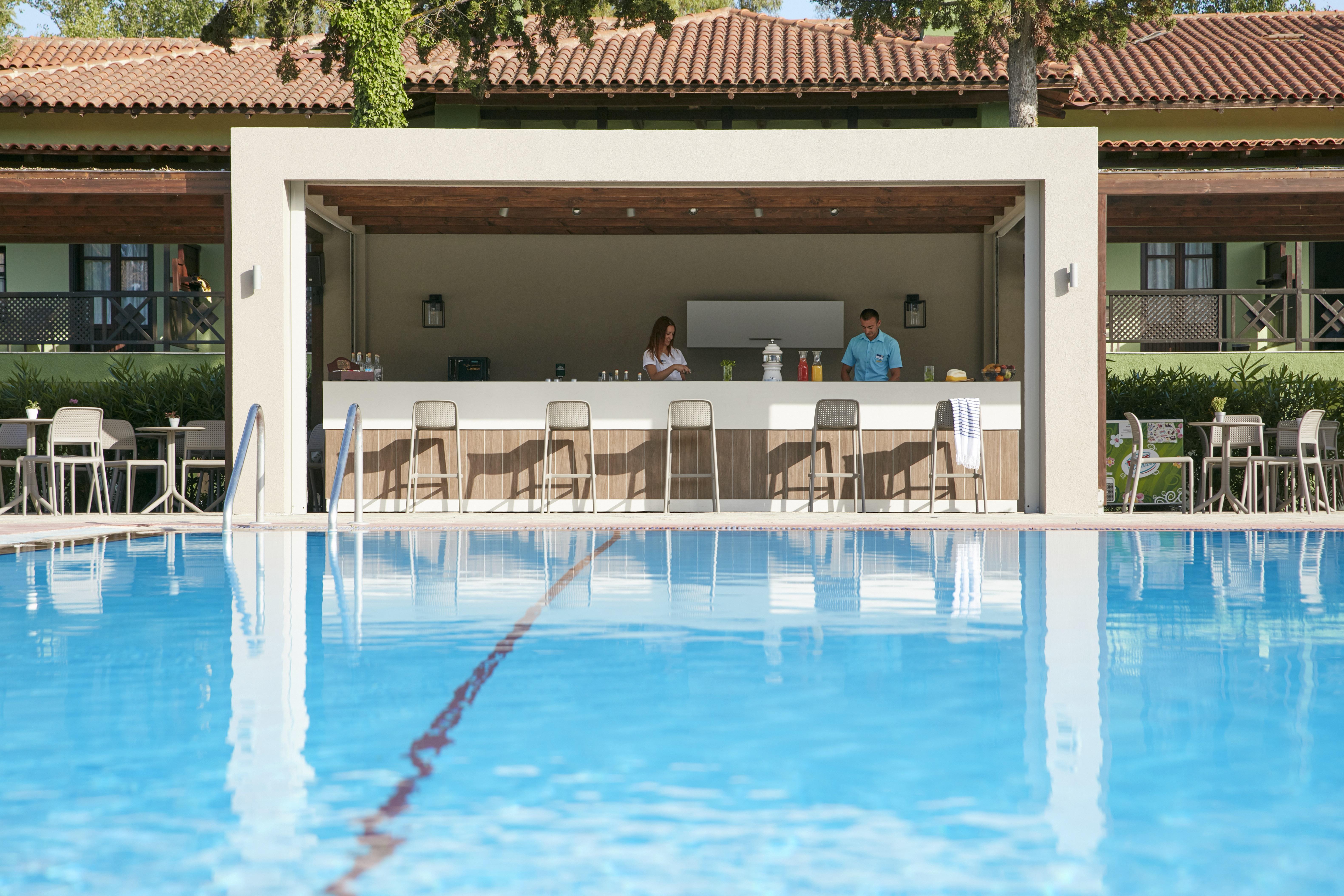 Simantro Resort Sani  Luaran gambar Pool bar