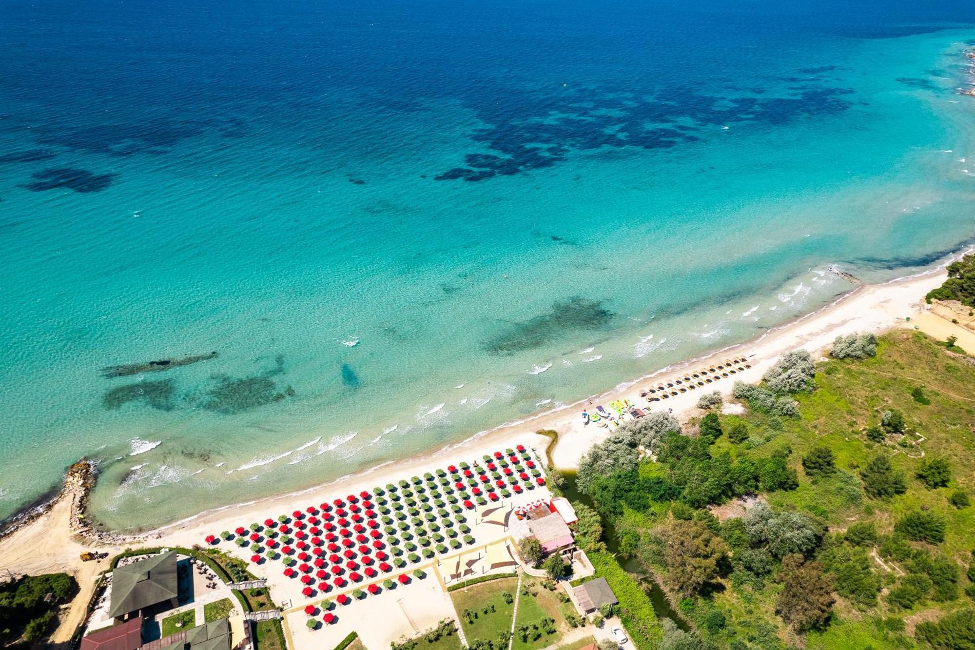 Simantro Resort Sani  Luaran gambar Aerial view of the beach